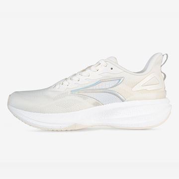 کفش رانینگ زنانه ۳۶۱ درجه مدل ۲۰۲۵، رنگ سفید، با رویه مقاوم، تنفس‌پذیر، سبک و انعطاف‌پذیر، مناسب تمرینات روزانه و دویدن