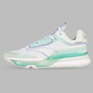 کفش بسکتبال مردانه با طراحی اسپرت و مدرن به رنگ‌های سبز و بنفش، مناسب برای ورزش بسکتبال و تمرین‌های پرفشار. این کفش دارای زیره مقاوم و ضد لغزش است که ثبات و تعادل بالا را در حرکات سریع و پرشی تضمین می‌کند. رویه کفش ترکیبی از پارچه تنفس‌پذیر و مواد مقاوم است که راحتی و دوام را در کنار انعطاف‌پذیری فراهم می‌کند. طراحی ارگونومیک آن کمک می‌کند تا از آسیب دیدگی مچ پا جلوگیری شود و عملکرد ورزشی بهبود یابد